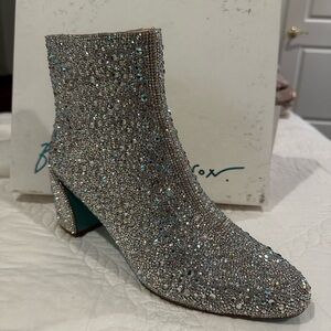 Elegant Silver Ankle Boots